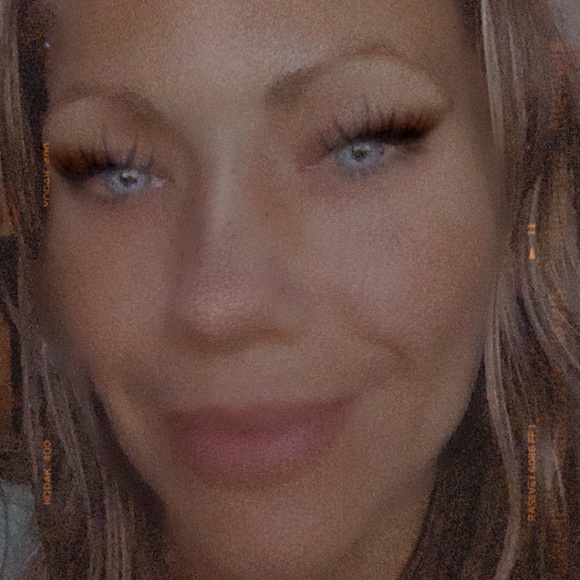 Meet your Posher, Carrie - Picture 4 of 16